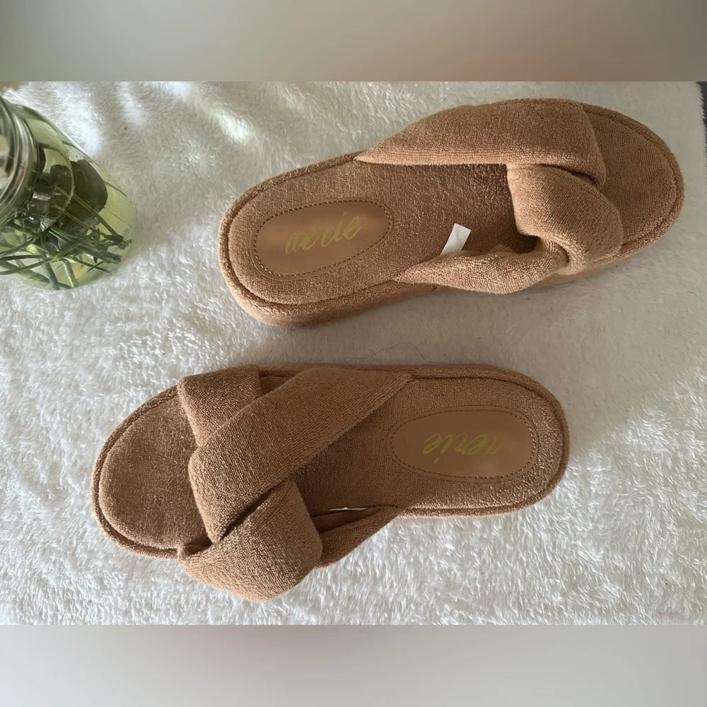 NWT Aerie Tan Shoes with Platform Sole